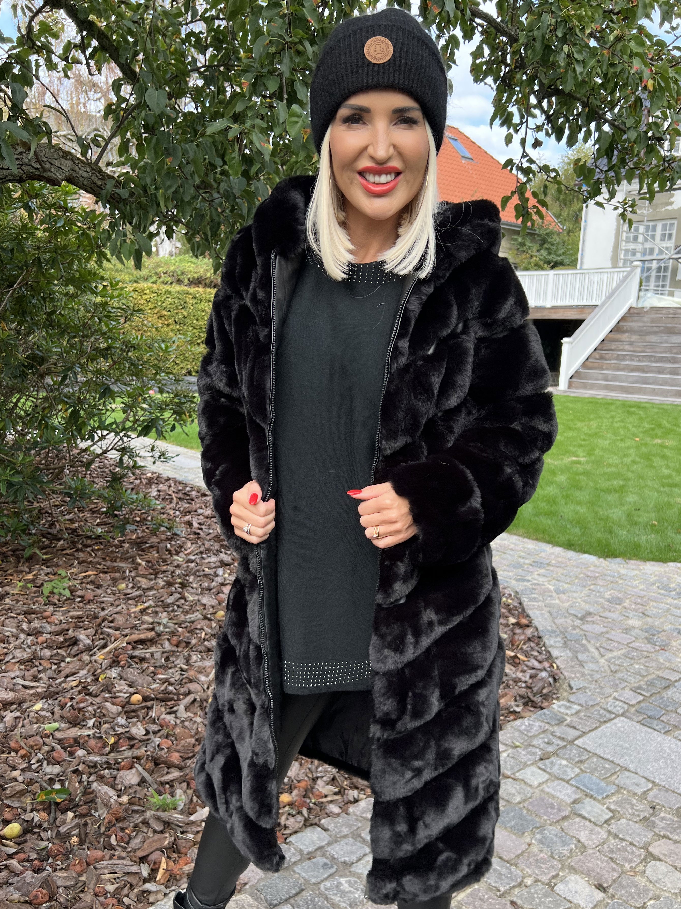 Haley - Lækker fake fur frakke med hætte